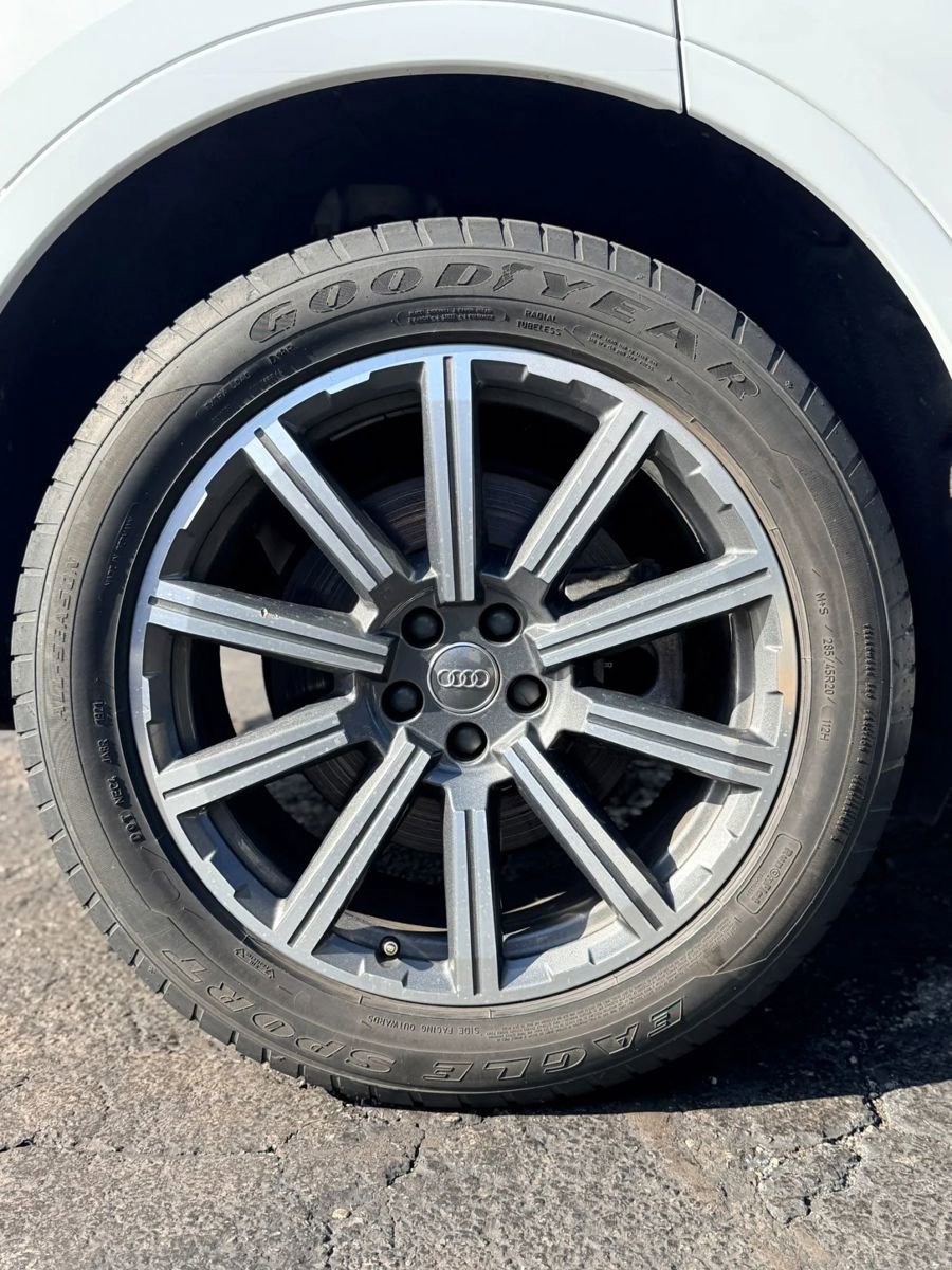Used 2017 Audi Q7 3.0T Premium Plus w/ Premium Plus Package image 20