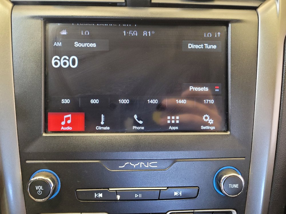 Used 2019 Ford Fusion SE FWD image 25