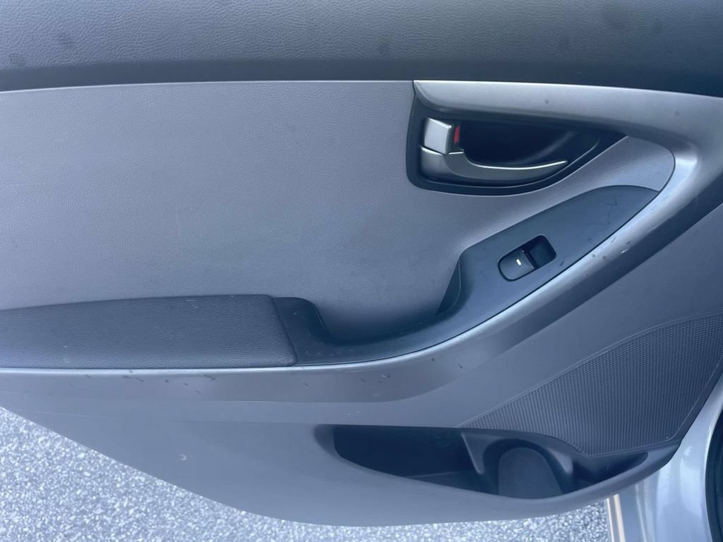 Used 2013 Hyundai Elantra GLS FWD image 14