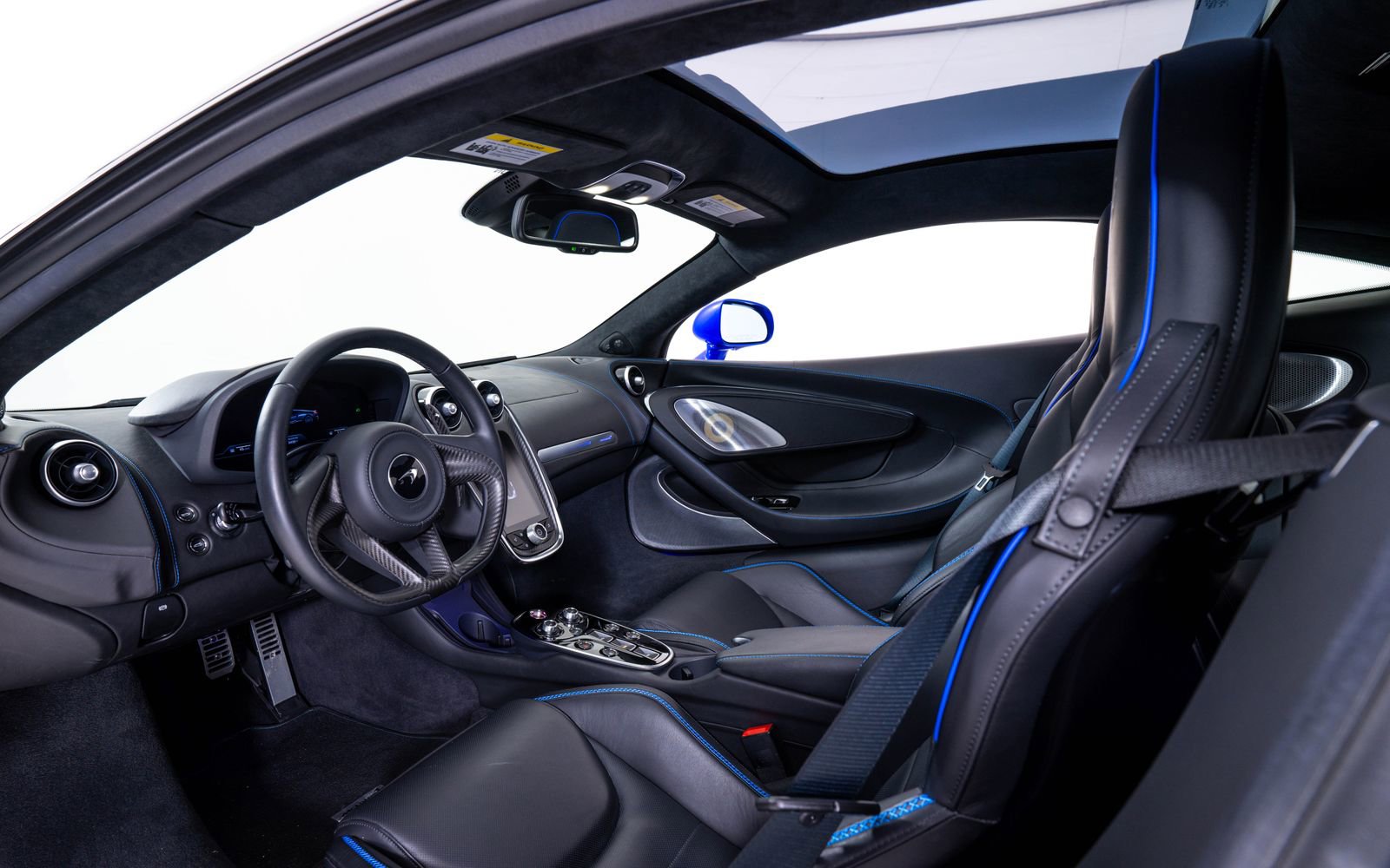 Used 2023 McLaren GT image 17