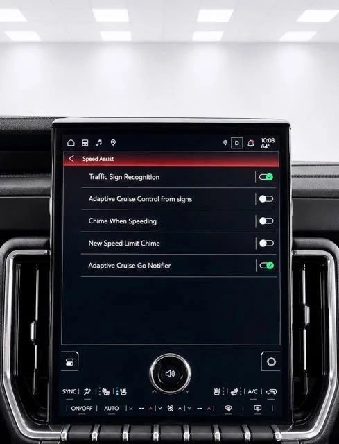 Used 2026 GMC Yukon Denali w/ Sun & Power Step Package AWD/4WD image 31