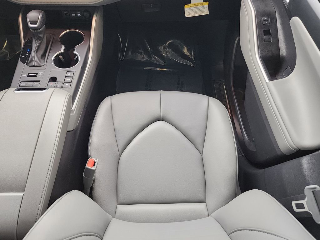 New 2026 Toyota Highlander XLE AWD/4WD image 9