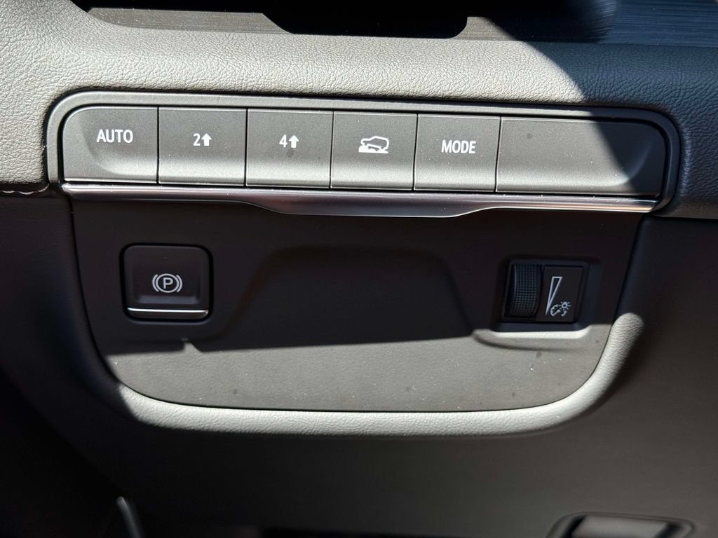 Used 2024 Cadillac Escalade Luxury AWD/4WD image 29