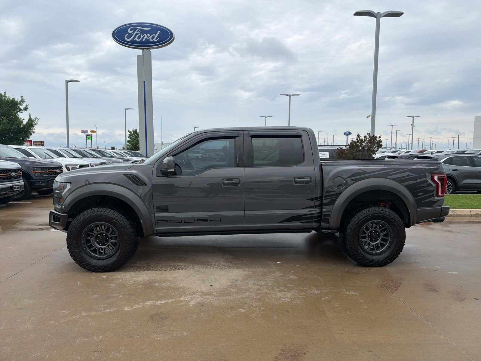 Used 2020 Ford F150 Raptor w/ Equipment Group 802A Luxury AWD/4WD image 2
