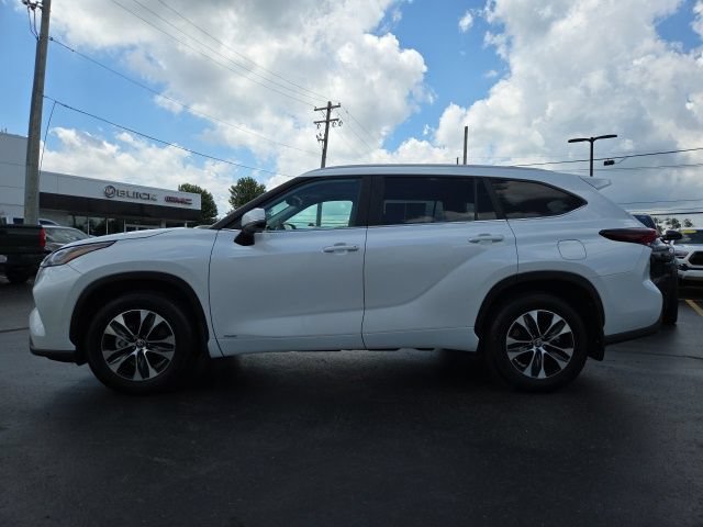 Used 2026 Toyota Highlander XLE AWD/4WD image 4