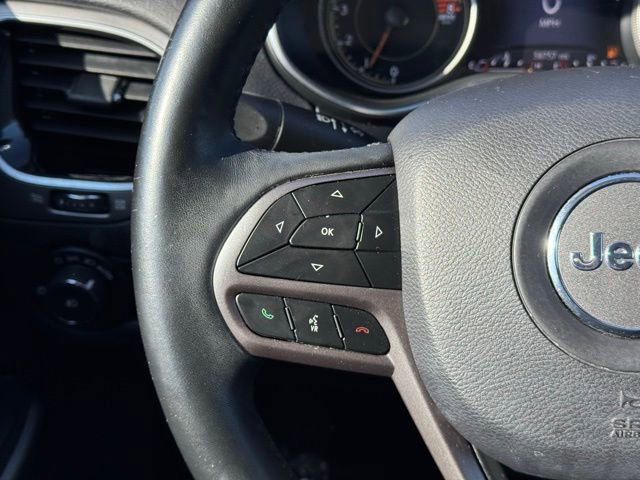 Used 2019 Jeep Cherokee Limited image 22