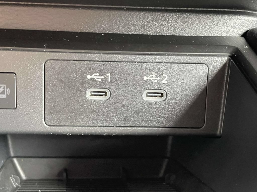 Used 2025 Nissan Kicks SR FWD image 28
