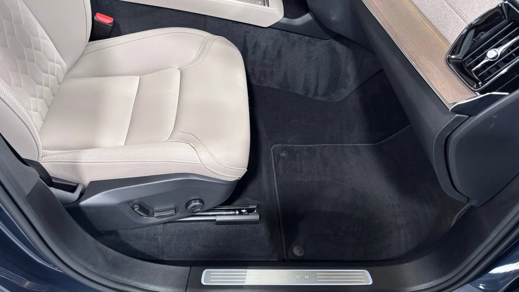 Certified 2026 Volvo XC90 B6 Plus AWD/4WD image 18