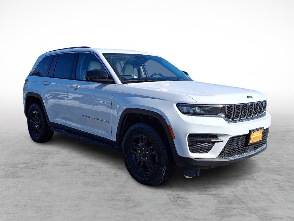 Certified 2023 Jeep Grand Cherokee Laredo image 7