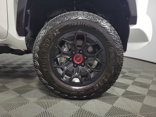 Used 2025 Toyota Tacoma TRD Pro AWD/4WD image 11