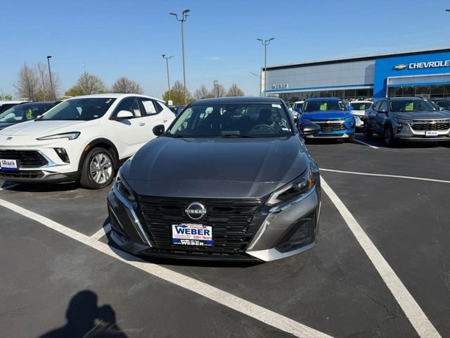 Used 2025 Nissan Altima 2.5 SV image 4