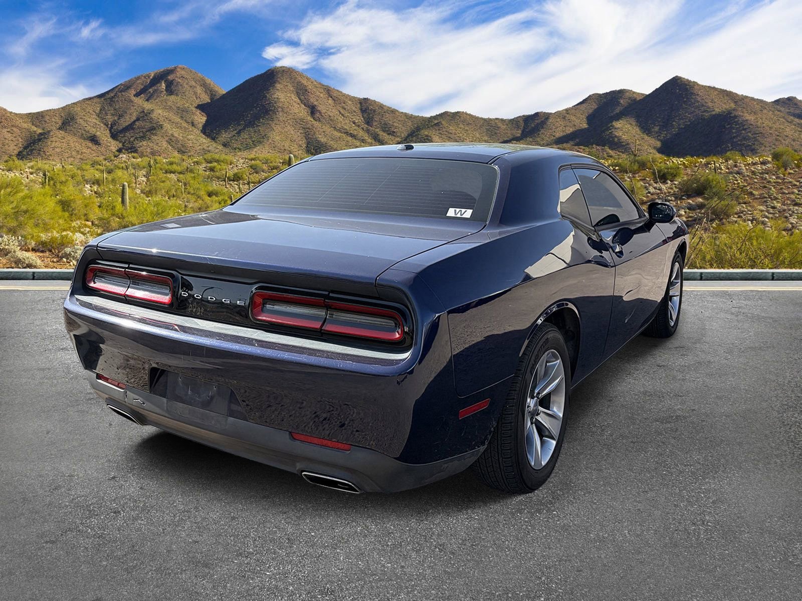 Used 2015 Dodge Challenger SXT RWD image 3