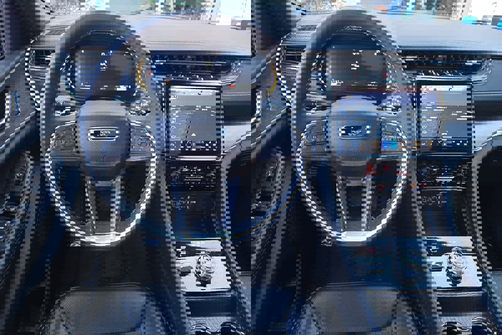 Used 2024 Jeep Grand Cherokee L Limited w/ Luxury Tech Group II image 16