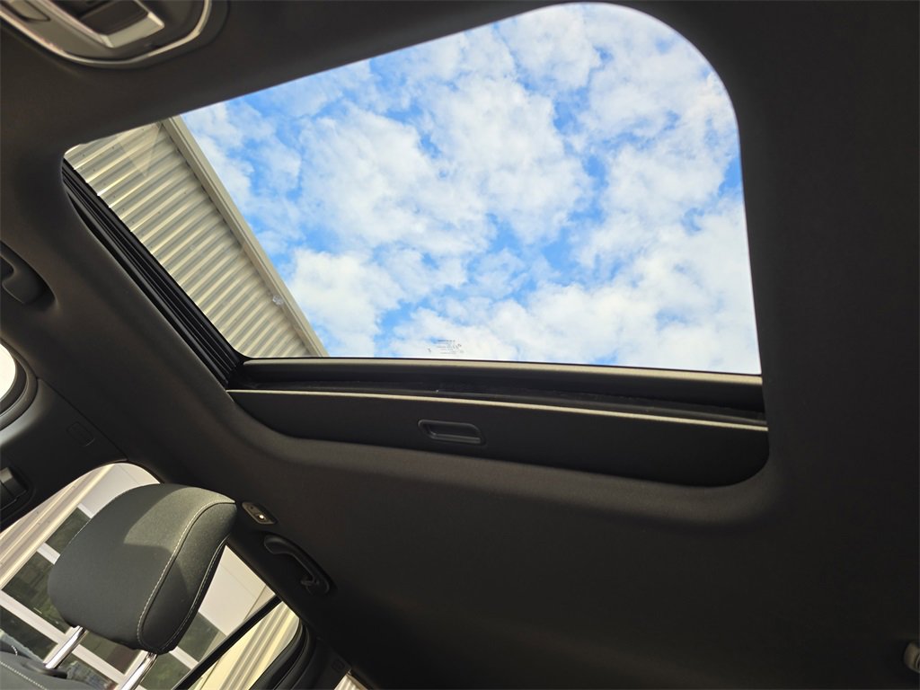 New 2025 Jeep Grand Cherokee Laredo X image 17