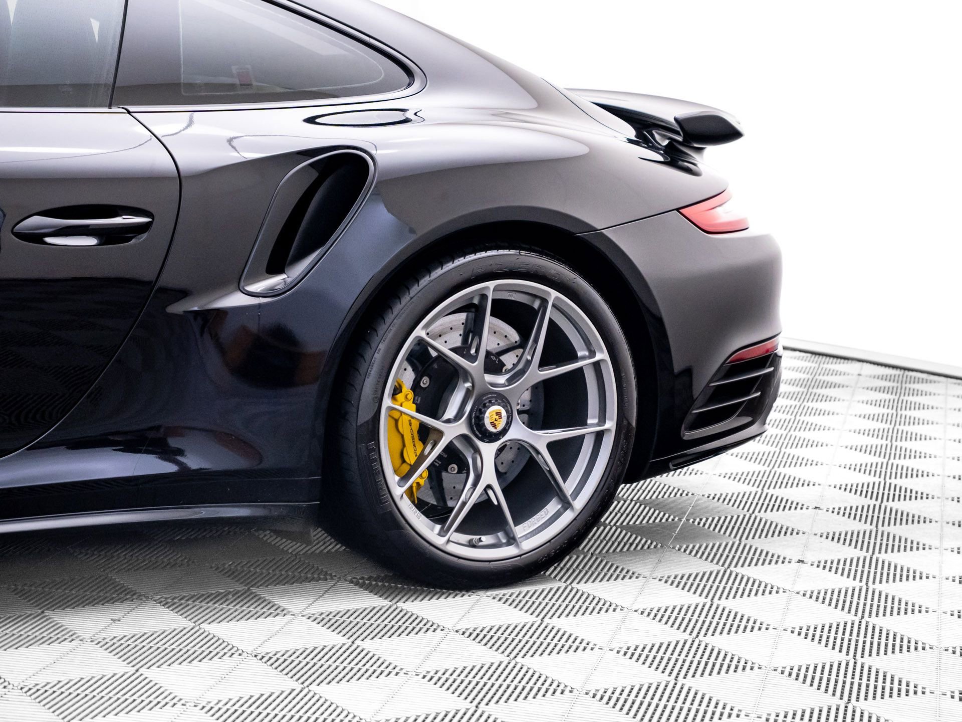 Used 2017 Porsche 911 Turbo S AWD/4WD image 33