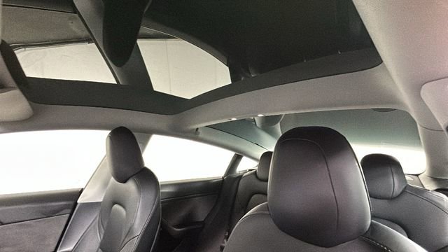 Used 2021 Tesla Model 3 Standard Range Plus RWD image 12