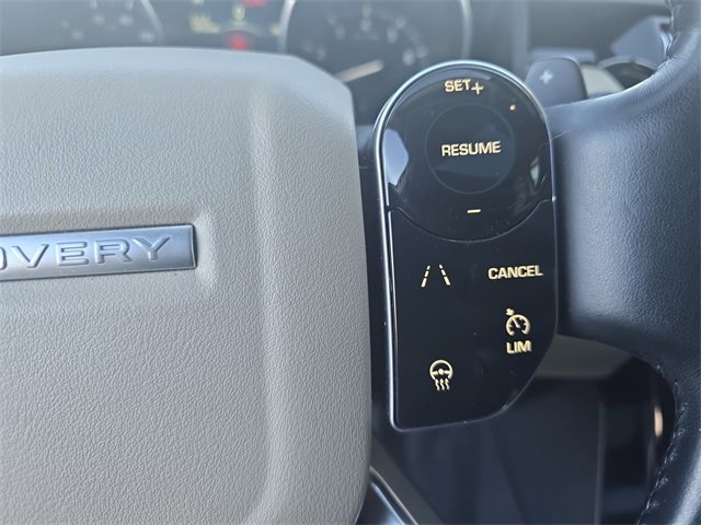 Used 2020 Land Rover Discovery SE image 21