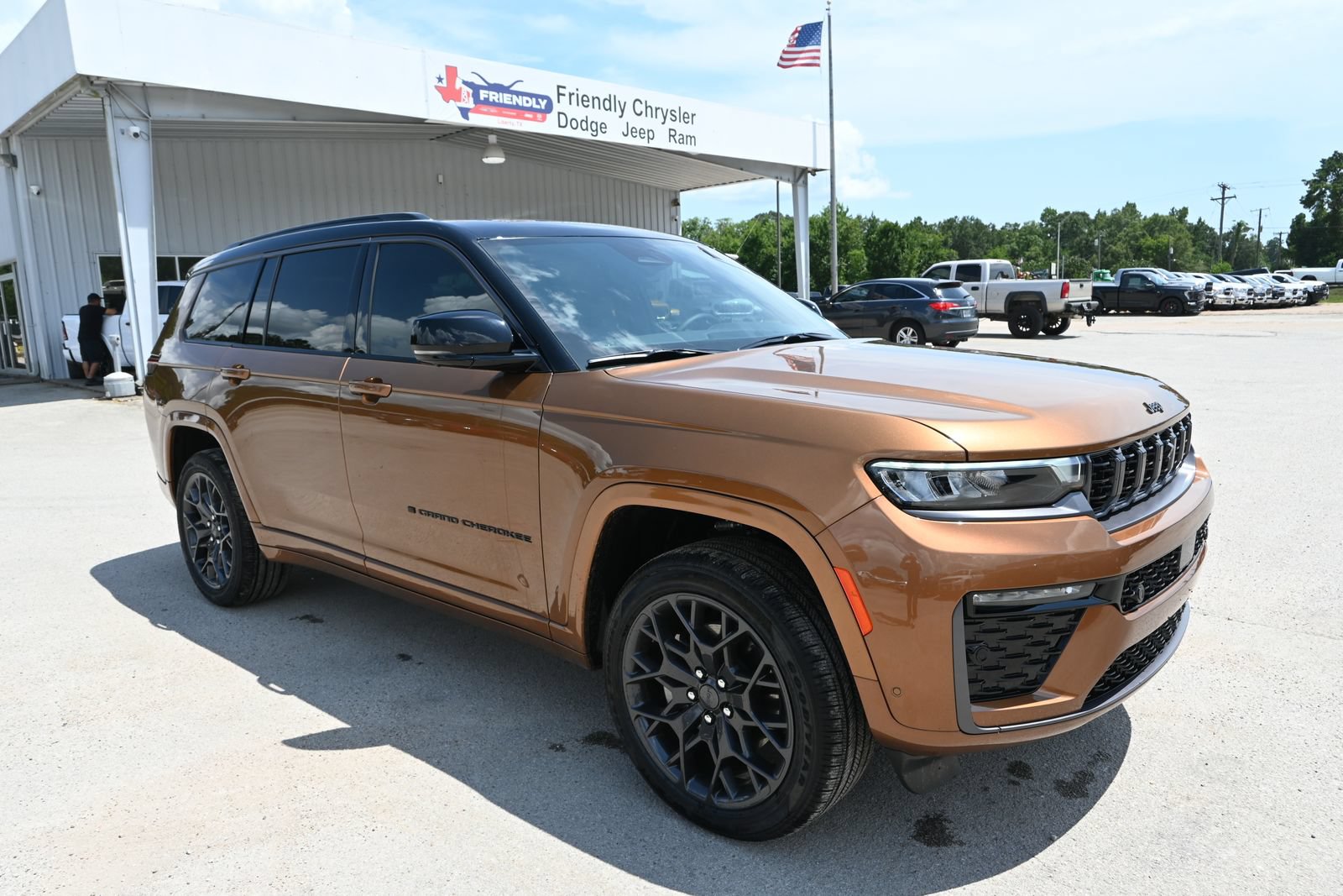 New 2026 Jeep Grand Cherokee L Summit AWD/4WD image 4