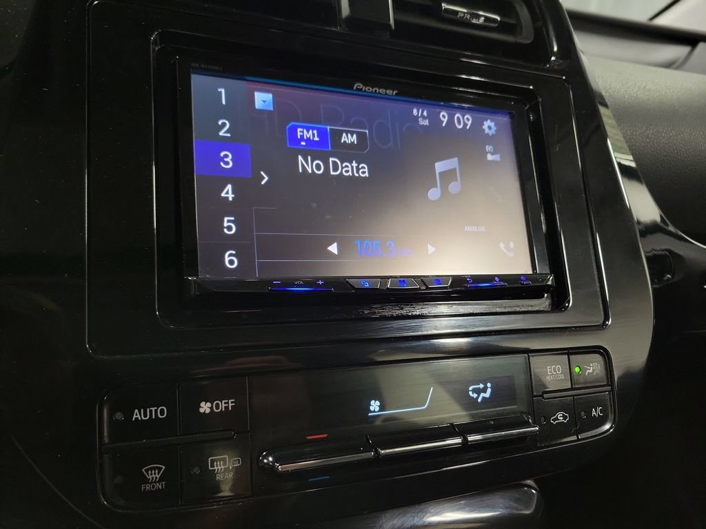 Used 2017 Toyota Prius Four w/ Advanced Technology Package FWD image 20