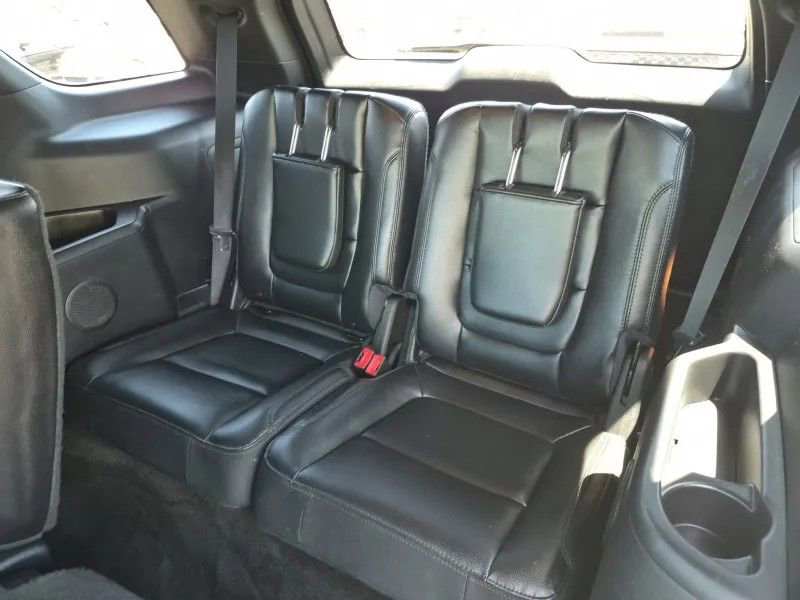 Used 2016 Ford Explorer XLT w/ Equipment Group 202A AWD/4WD image 11