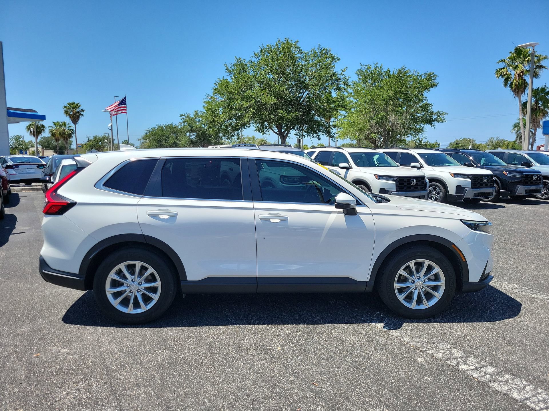 Used 2024 Honda CR-V EX-L image 5