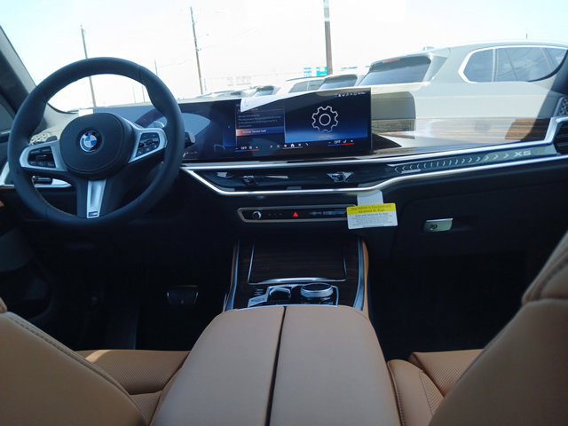 New 2026 BMW X5 xDrive40i w/ M Sport Package AWD/4WD image 13