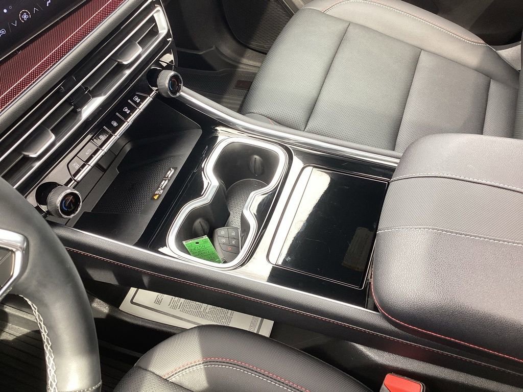 Used 2025 Chevrolet Traverse Z71 w/ Driver Confidence Package image 27