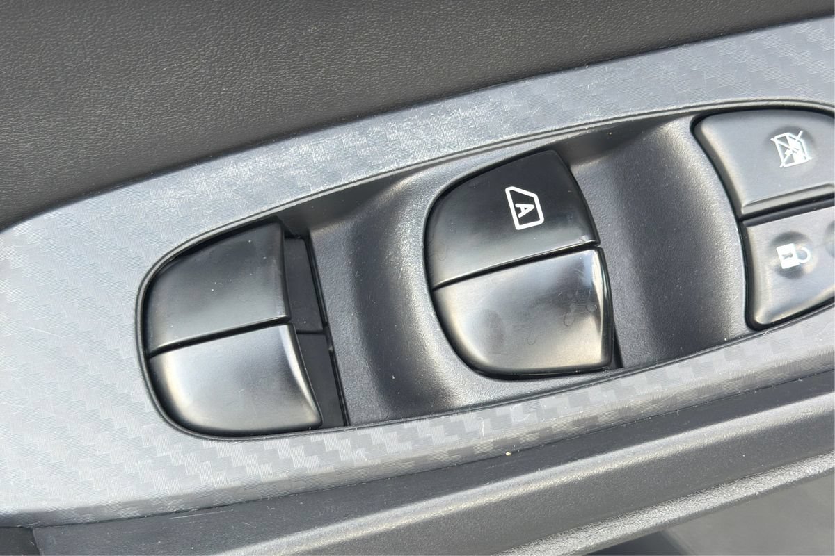 Used 2020 Nissan Sentra SV FWD image 34