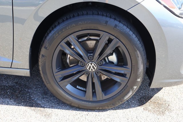 Certified 2023 Volkswagen Jetta SE image 10
