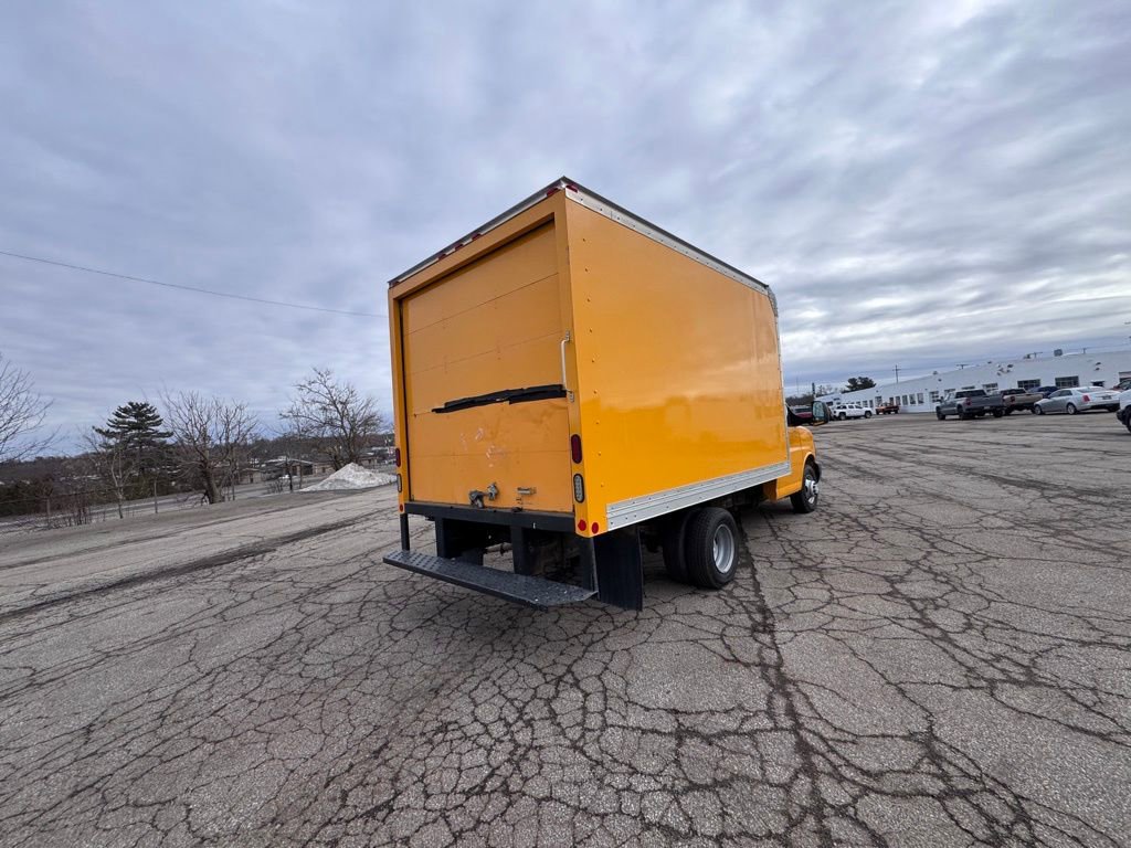 Used 2016 Chevrolet Express 3500 RWD image 7