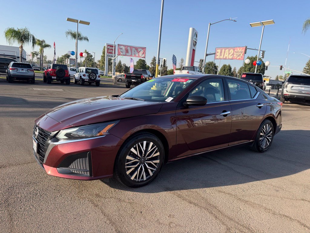 Certified 2025 Nissan Altima 2.5 SV FWD image 3