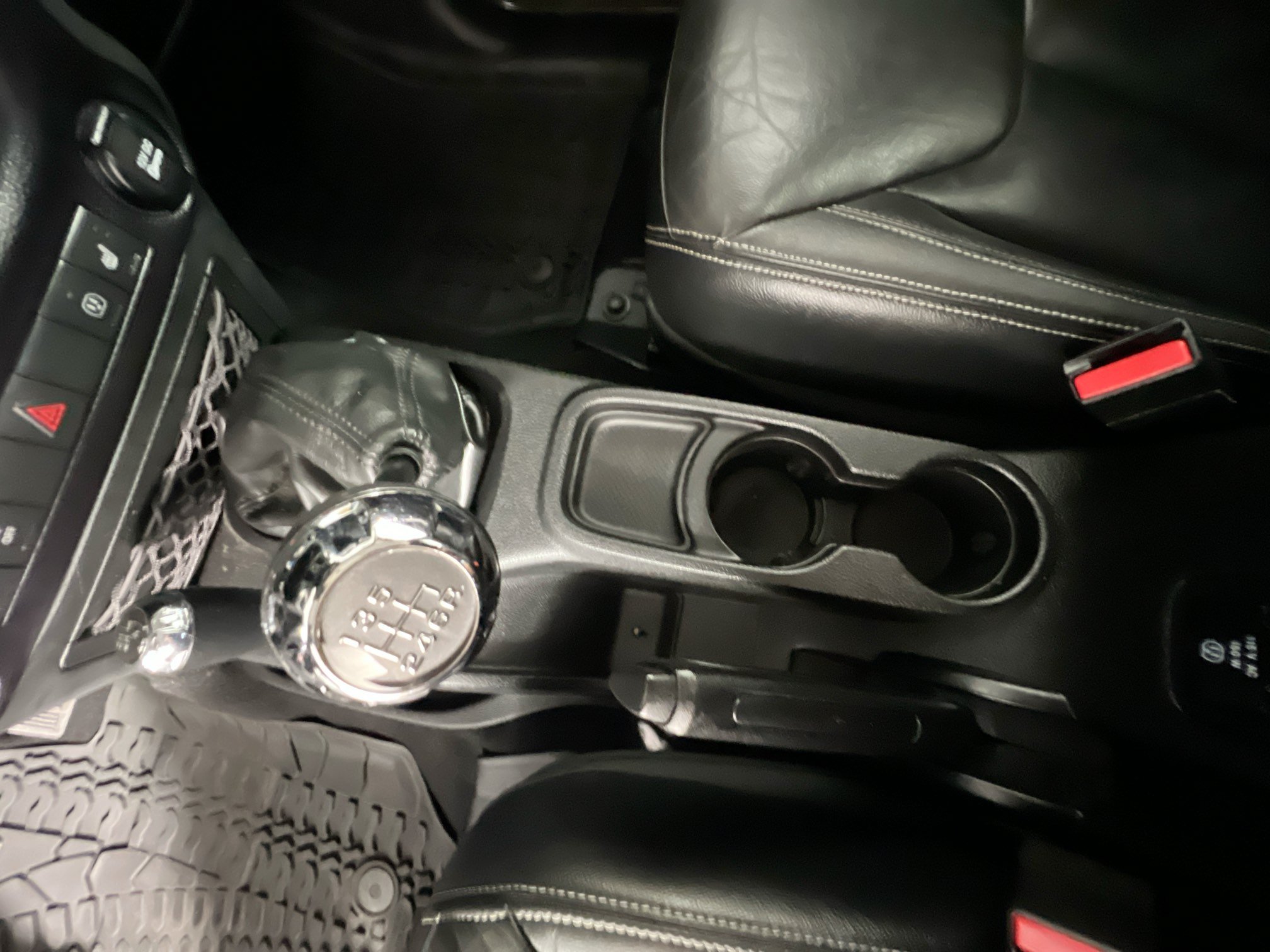 Used 2015 Jeep Wrangler Unlimited Rubicon AWD/4WD image 24