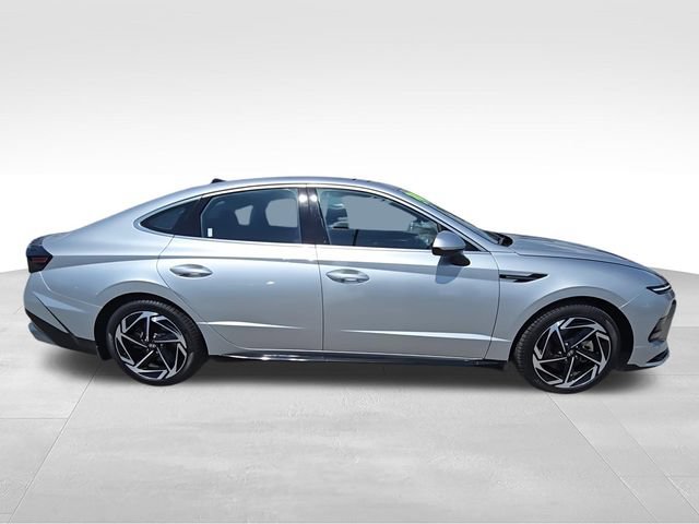 Certified 2024 Hyundai Sonata SEL w/ Convenience Package FWD image 9