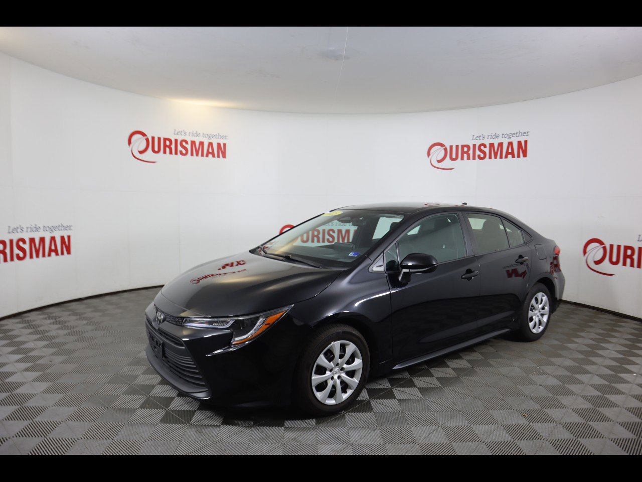 Used 2025 Toyota Corolla LE FWD image 4