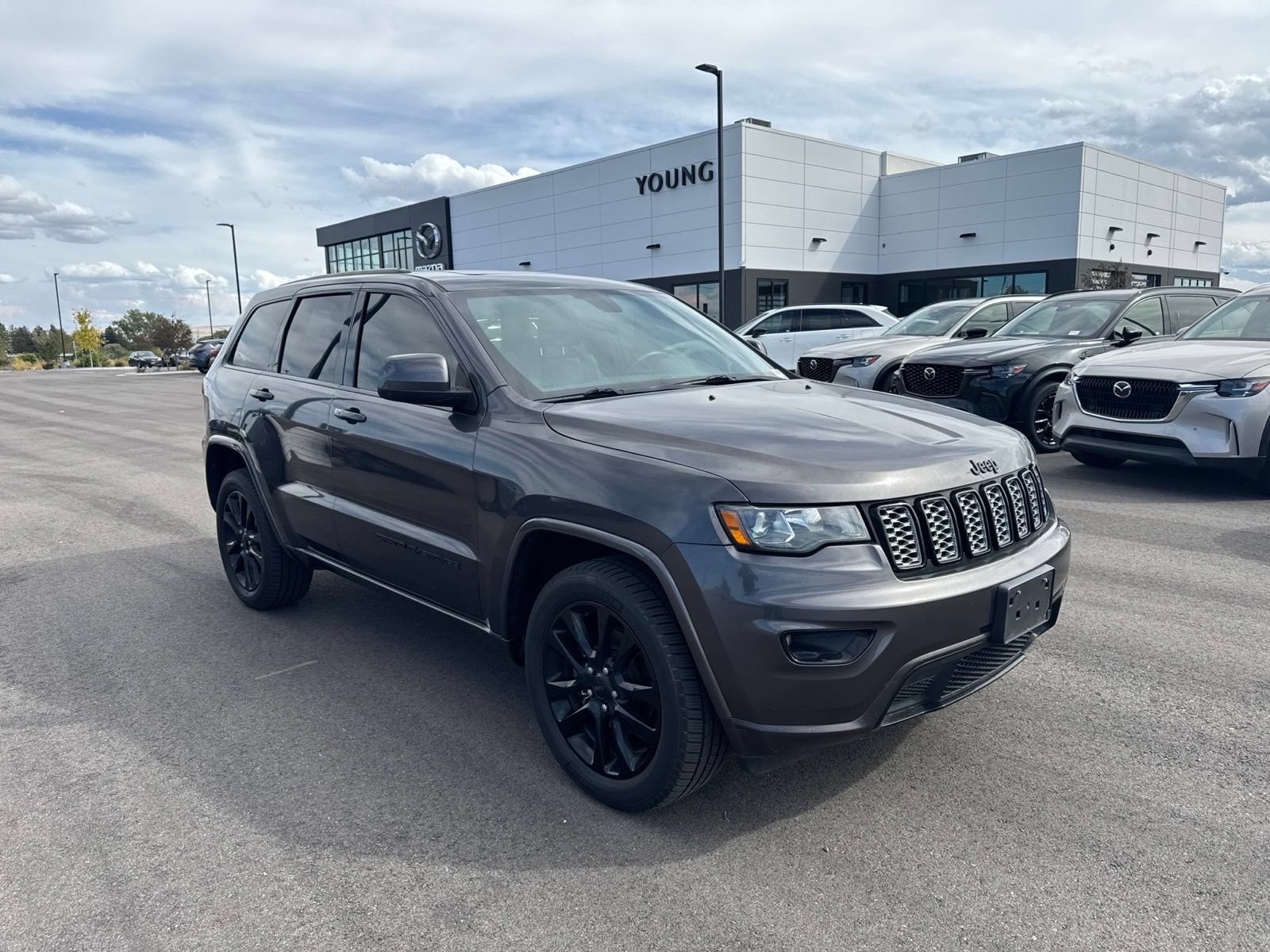Used 2018 Jeep Grand Cherokee Altitude