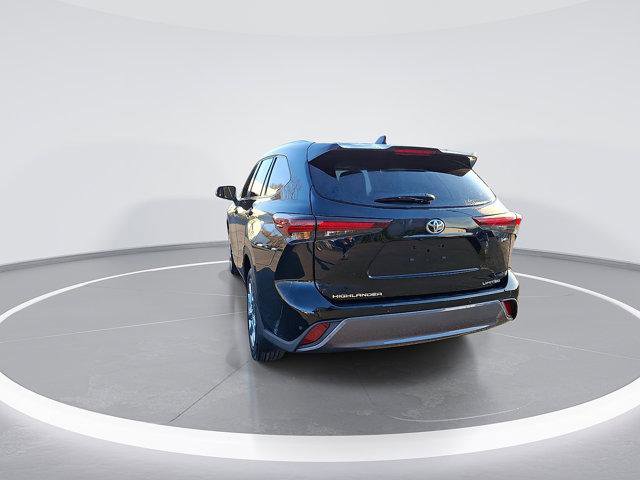 Certified 2026 Toyota Highlander Limited image 9