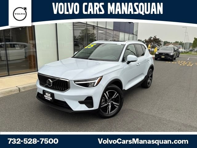 Certified 2025 Volvo XC40 B5 Core