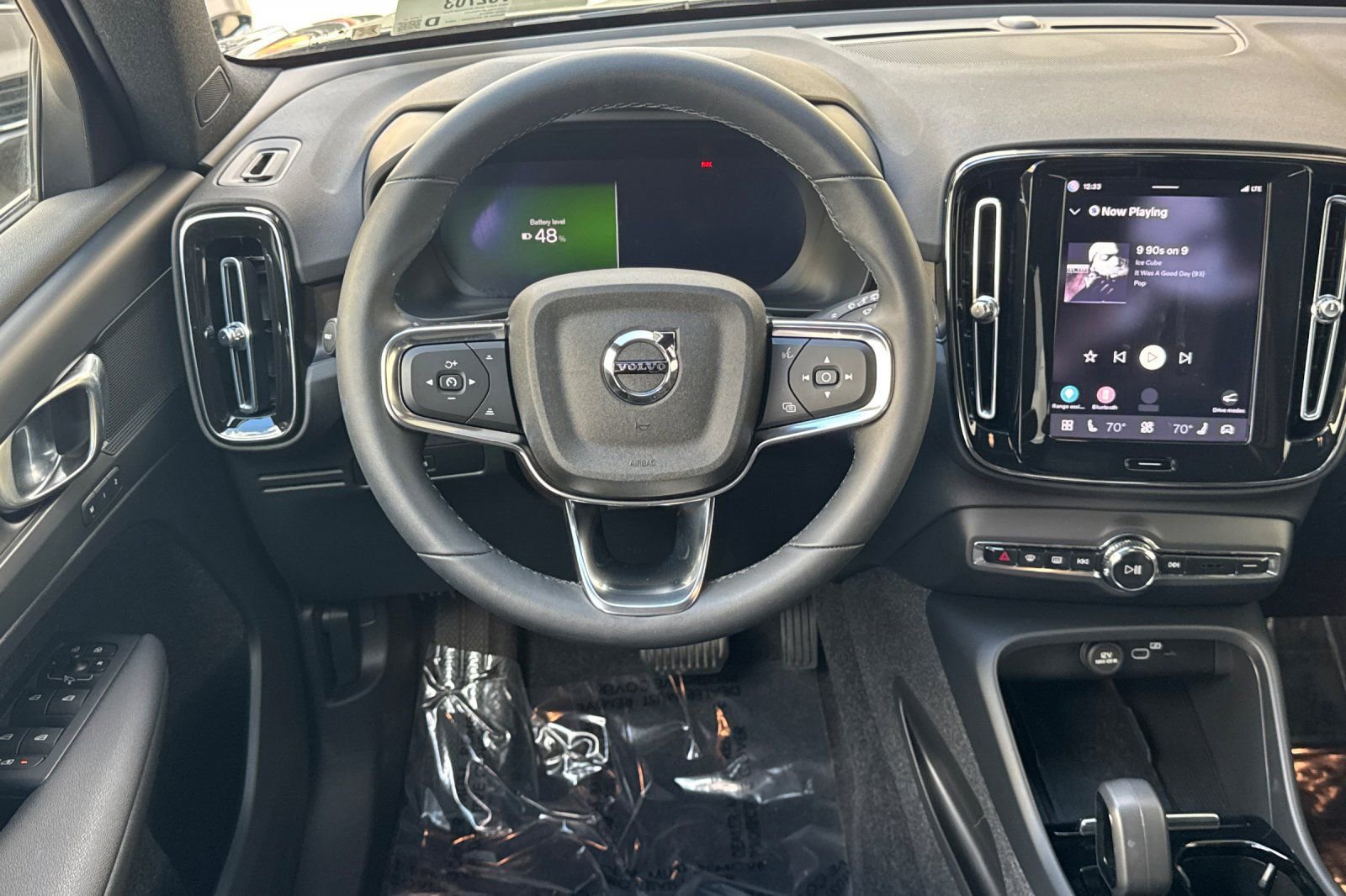 Used 2023 Volvo XC40 Recharge Plus AWD/4WD image 17