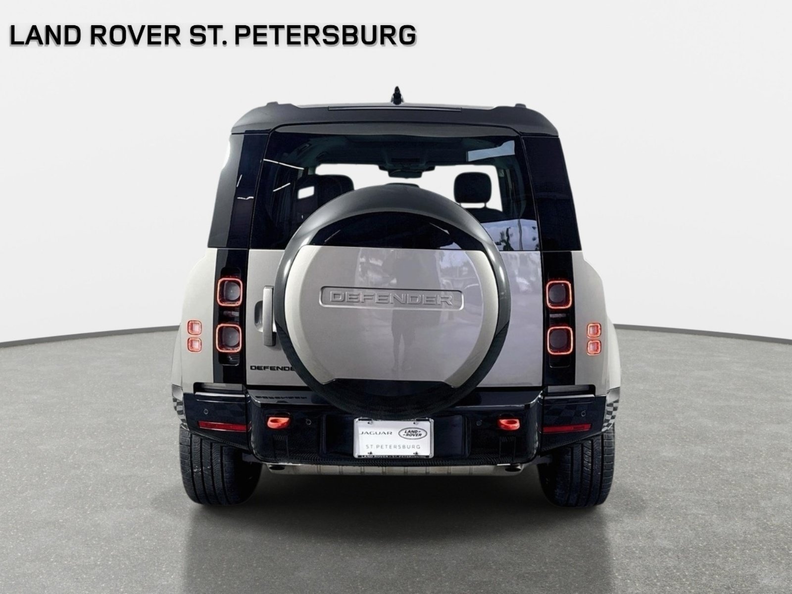 Used 2025 Land Rover Defender 110 X AWD/4WD image 6