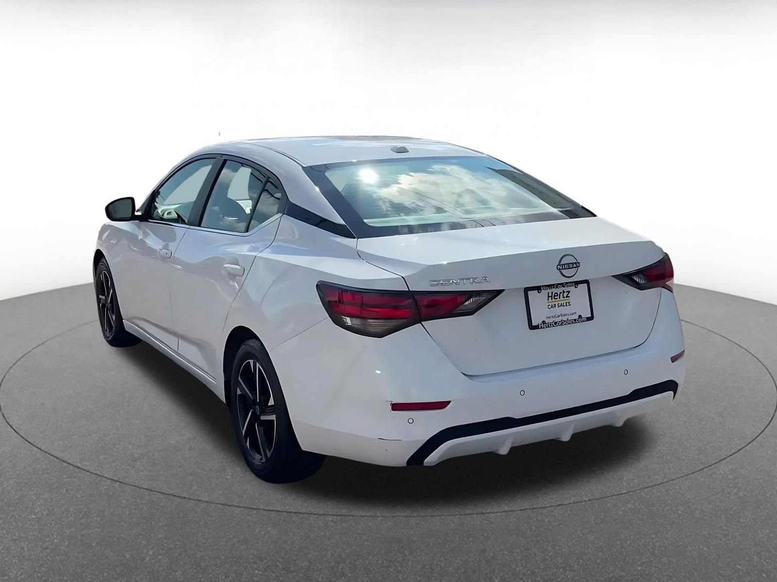 Used 2025 Nissan Sentra SV FWD image 9