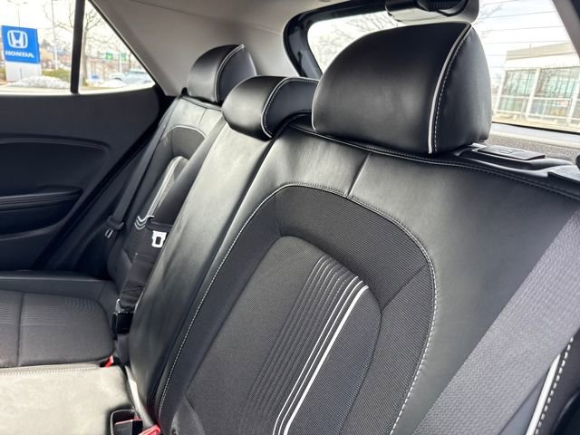 Certified 2025 Hyundai Venue Limited FWD image 18