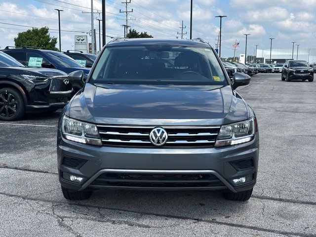 Used 2018 Volkswagen Tiguan SEL AWD/4WD image 2