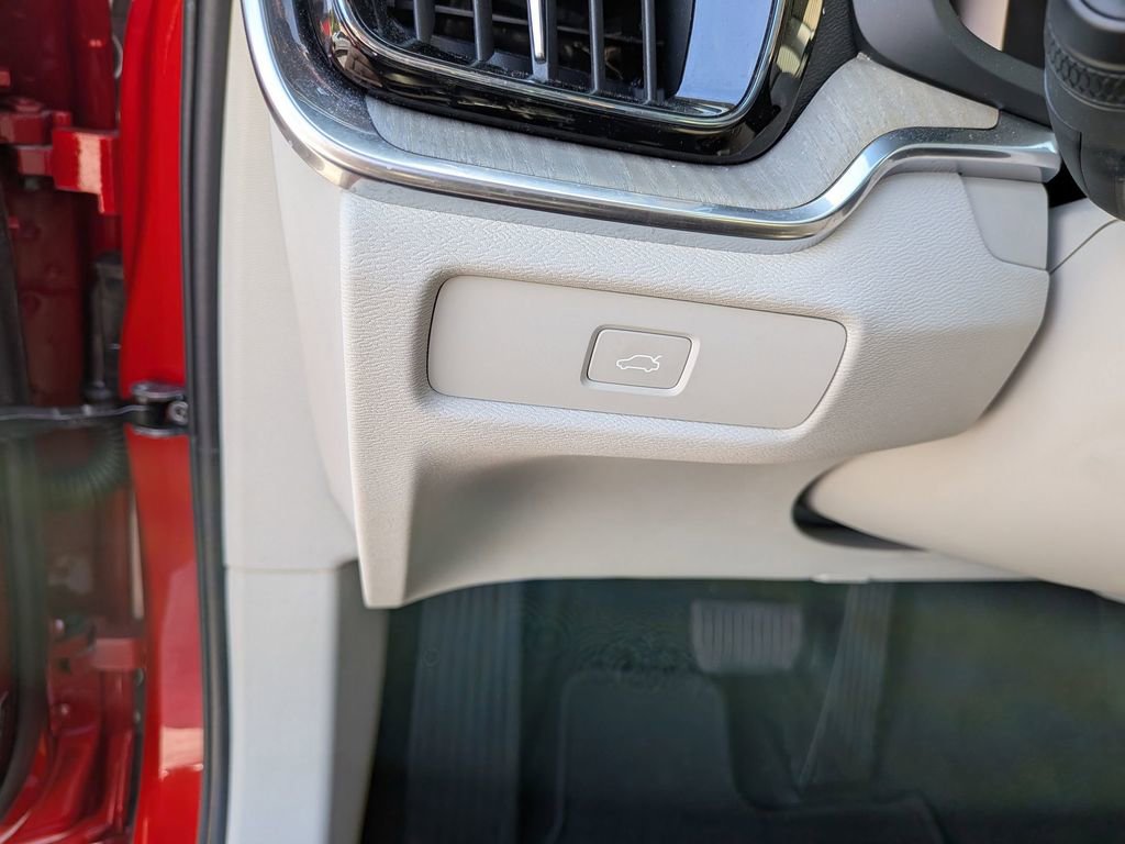 Used 2024 Volvo S60 B5 Plus w/ Climate Package FWD image 15