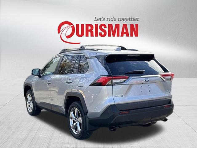 Used 2021 Toyota RAV4 XLE Premium image 4