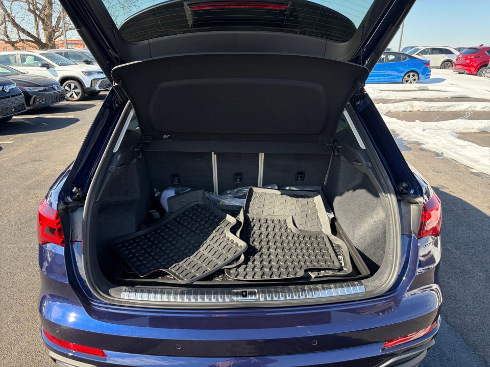 Used 2025 Audi Q3 2.0T Premium Plus w/ Premium Plus Package image 15