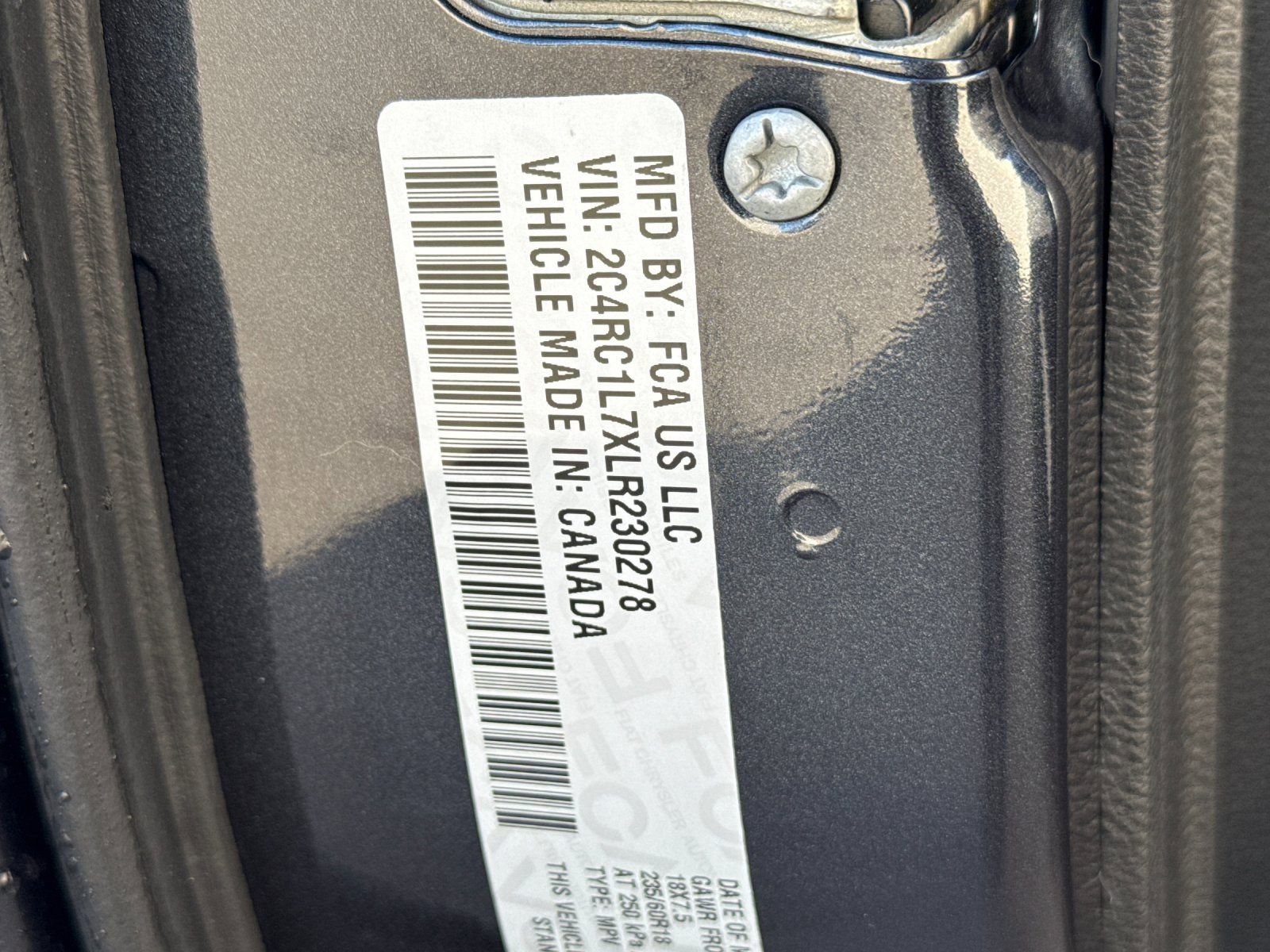 Used 2020 Chrysler Pacifica Touring-L w/ S Appearance Package image 32