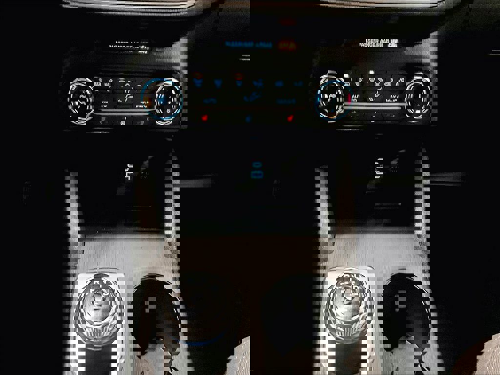 Used 2022 Ford Escape SE w/ Cold Weather Package AWD/4WD image 25