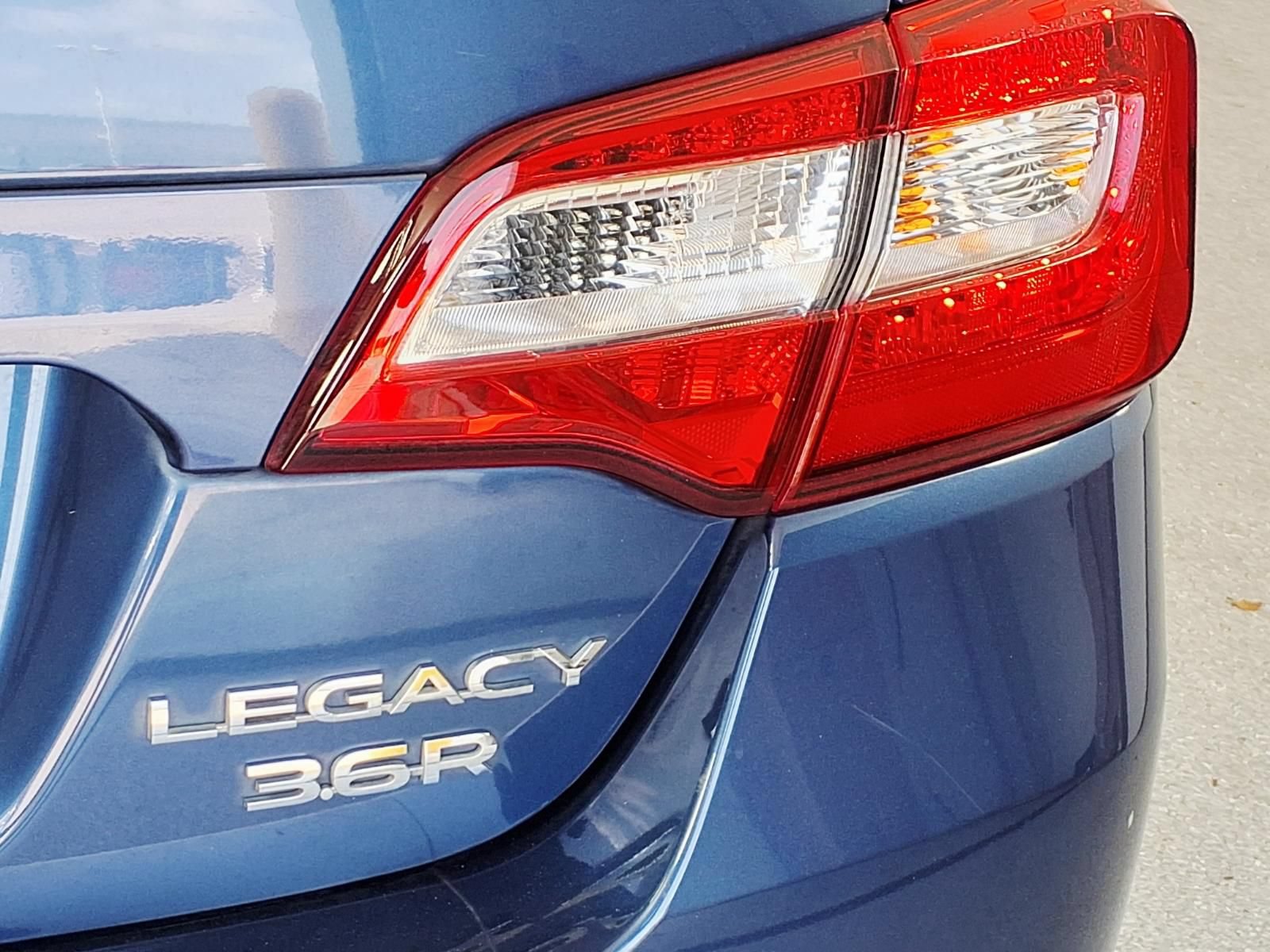 Used 2019 Subaru Legacy 3.6R Limited AWD/4WD image 8