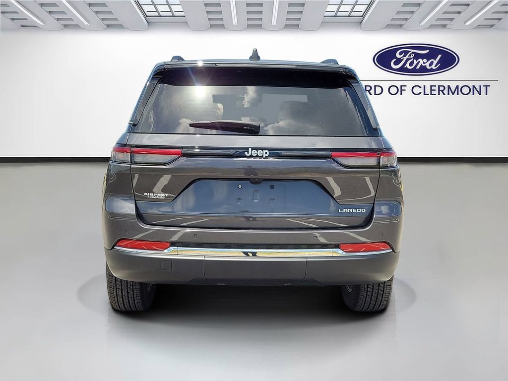 Used 2025 Jeep Grand Cherokee Laredo X RWD image 4