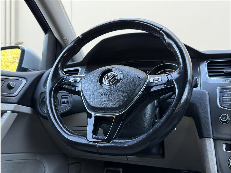 Used 2017 Volkswagen Golf Alltrack SE AWD/4WD image 12